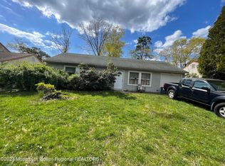 16 Tiller Dr, Barnegat, NJ 08005