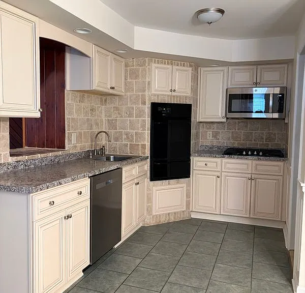 283 Orchard St #1 — Photo 14