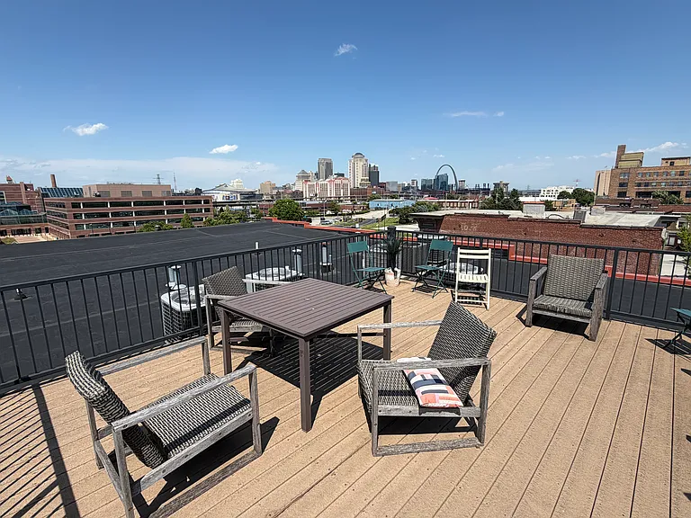 1808 Chouteau Ave — Photo 23