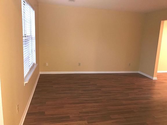 2nd image of 322 Avery Lndg