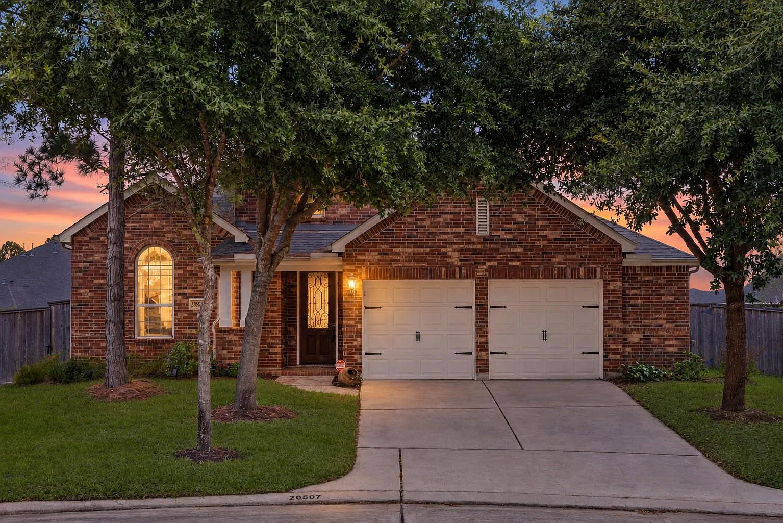 3 bed, 2.0 bath, 2247 sqft, $3,000 — Photo 1