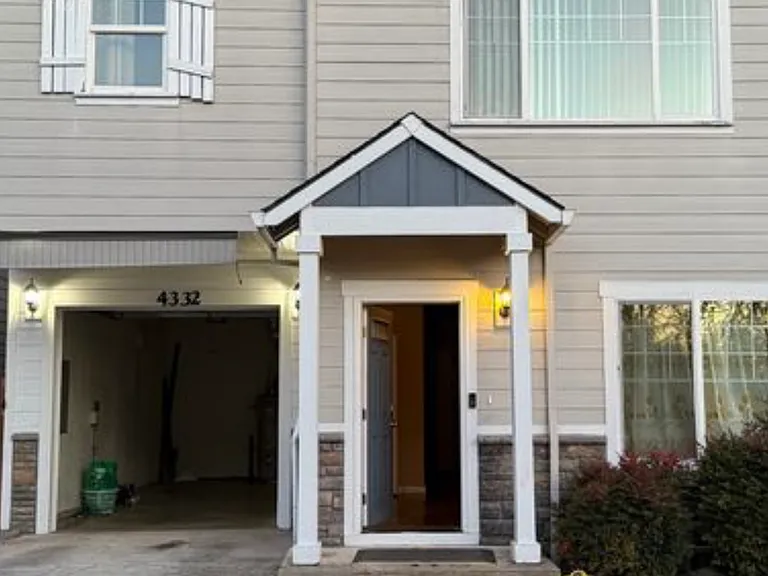 4332 SW 183rd Ter — Photo 3