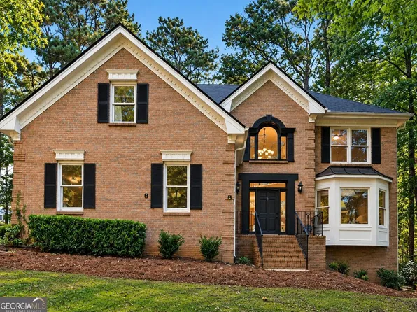2240 Whispering Pines Ln, McDonough, GA 30253