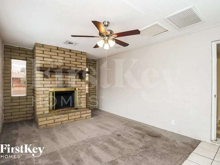 509 W 3rd Pl — Photo 7