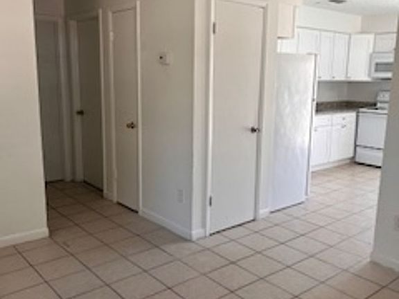 4th image of 1205 W Granfield Ave