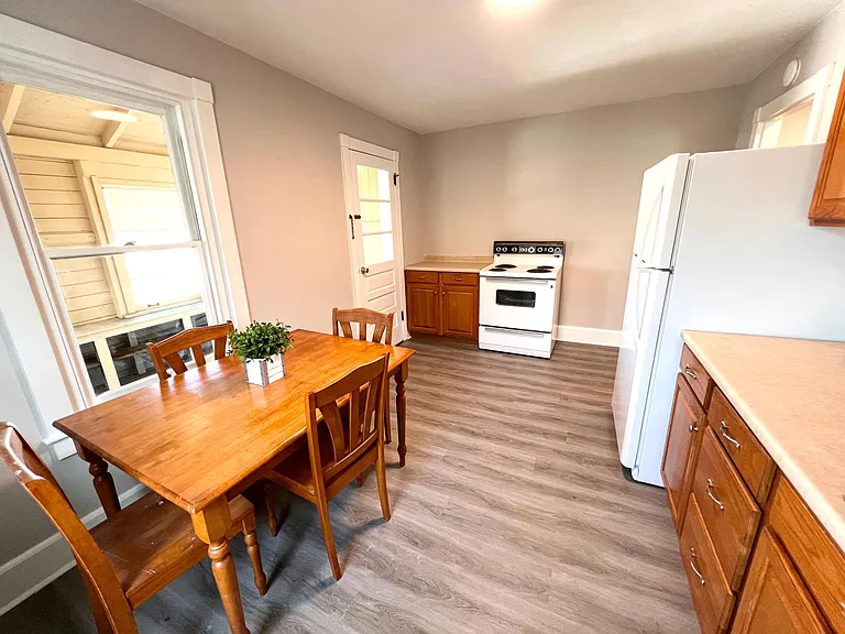 143 E Elm St #2 — Photo 1