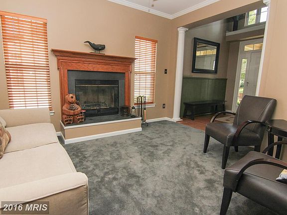 Living Room w/fireplace