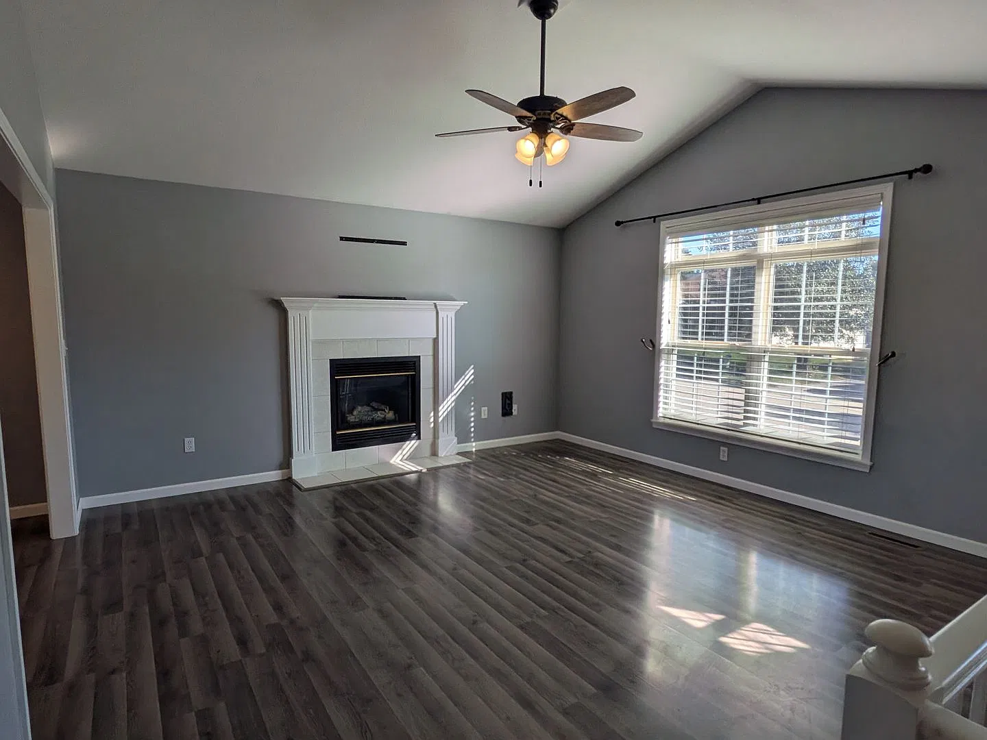 Stunning 3 Bed 3 Bath Home — Photo 3
