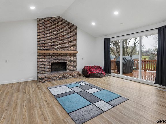 3rd image of 1104 Horseshoe Cir