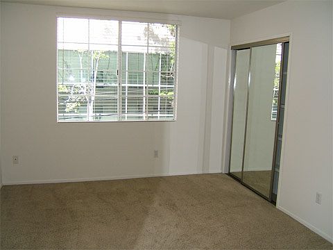 4th image of 1810 Malcolm Ave APT 205