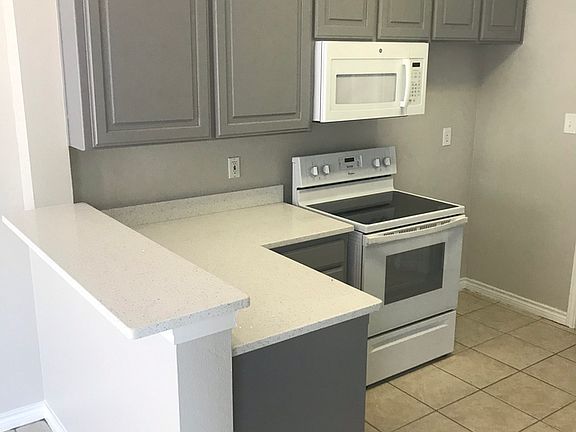 3rd image of 4002 Cottage Park Ct