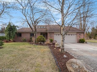 26491 West Rd, Brownstown, MI 48134