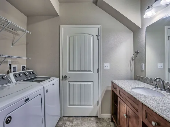 571 Wind River Dr, Windsor, CO 80550