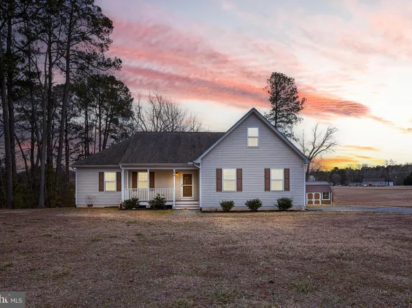 84 Cove Ln, Montross, VA 22520
