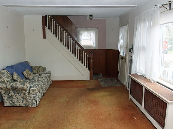 4th image of 327 5th St