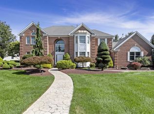 11 Canterbury Dr, Freehold, NJ 07728