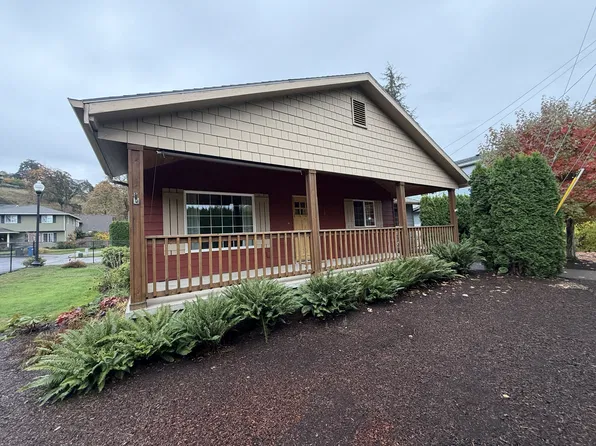418 Koons St, Silverton, OR 97381