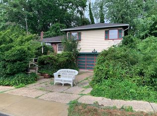 81 Phipps Ln, Plainview, NY 11803