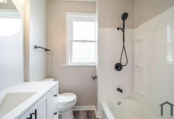 4th image of 1208 E 16th Ave