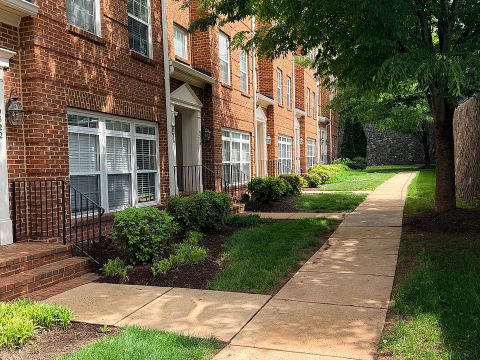 1st image of 9518 Walker Way