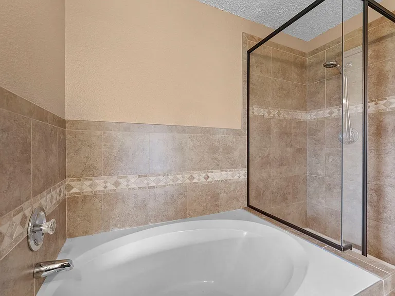 6700 Carisbrooke Ln — Photo 22