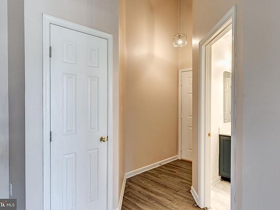 5th image of 902 Blue Leaf Ct #8-3A