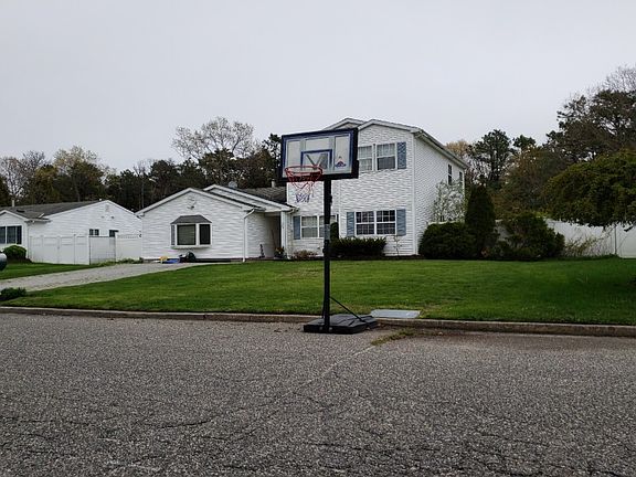 2nd image of 15 Apple Ln