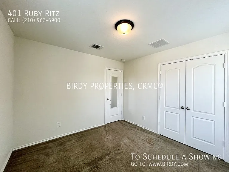 401 Ruby Ritz — Photo 31
