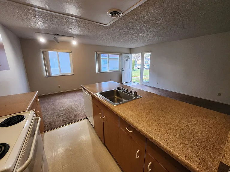 Palisade Ave - Fourplex — Photo 6