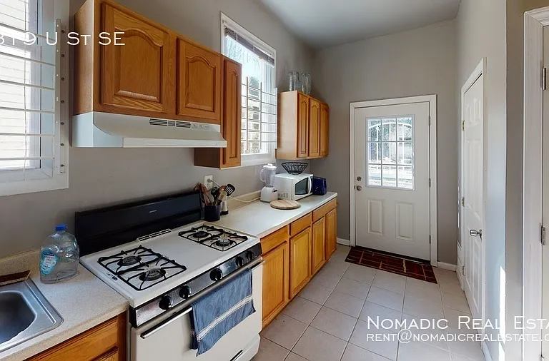 1319 U St SE — Photo 5