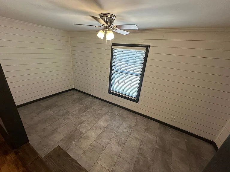 408 Spence Ln — Photo 19