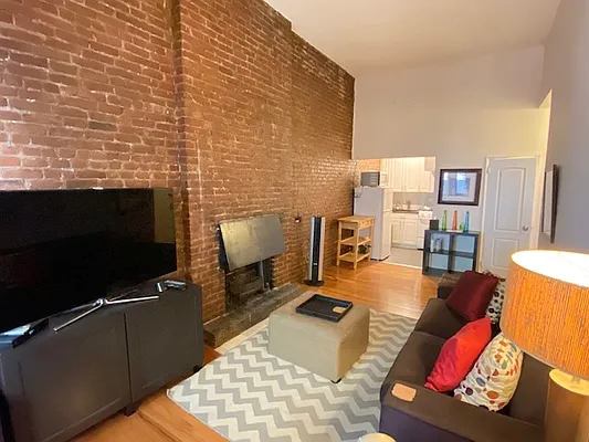 Rented by REAL New York | media 2