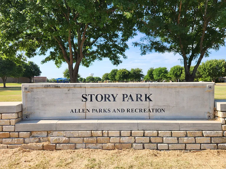 Story Park is within walking distance from the home. Great for kids and dog walking.