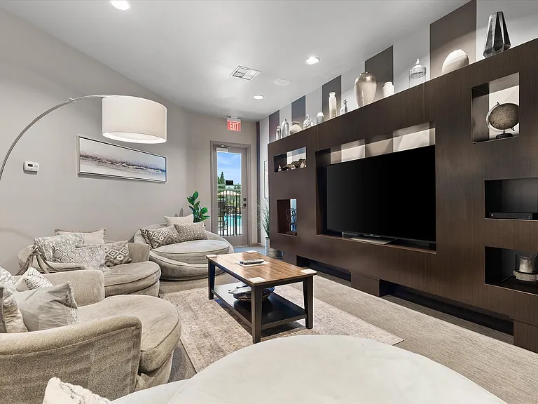 The View Apartments — Photo 26