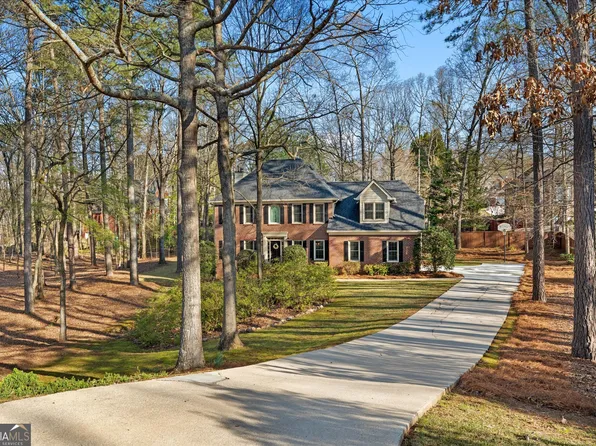 9399 Crescent Ct, Douglasville, GA 30135