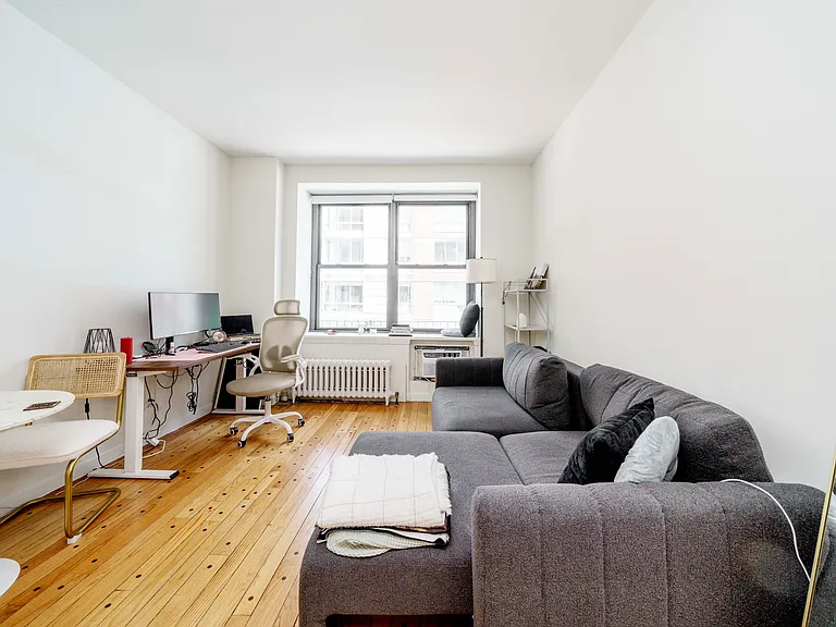 400 W 25th St #5D — Photo 2