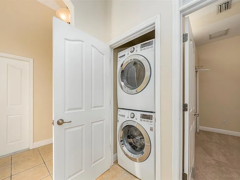 10639 Hatteras Dr — Photo 20