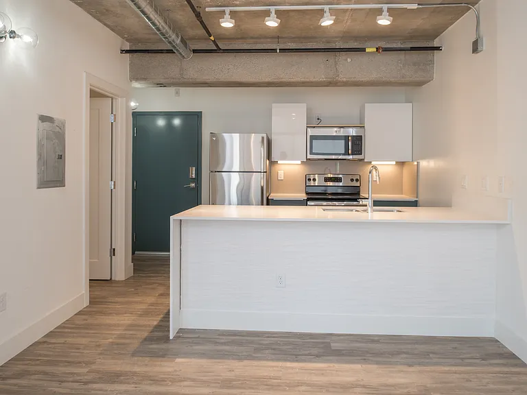 200 S Center St #209 — Photo 3