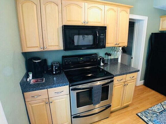 3rd image of 1256 Dennison Ave