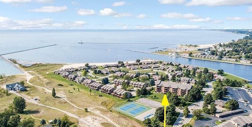 1st image of 368 Harbor Dr Unit 206