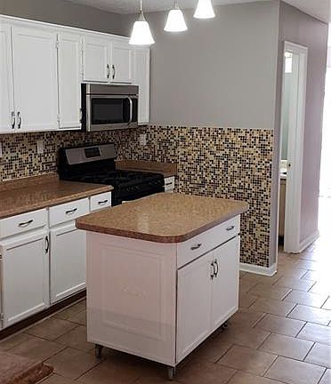 5th image of 883 Louisa Ln