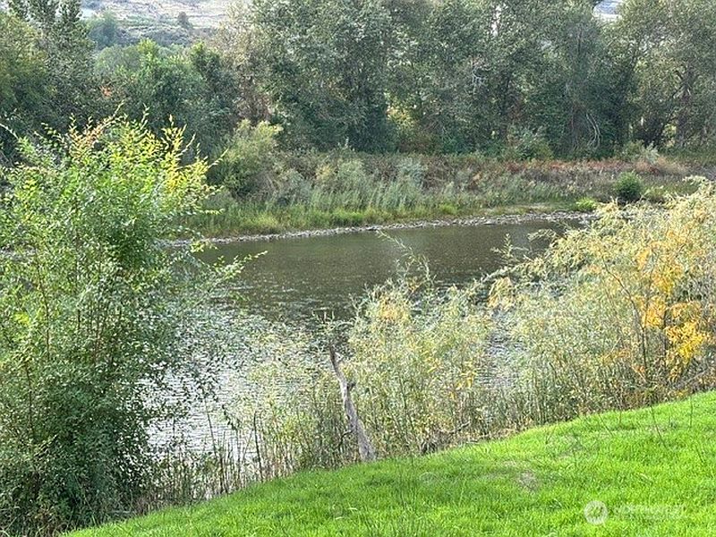 3rd image of 1601 Kernan Road
