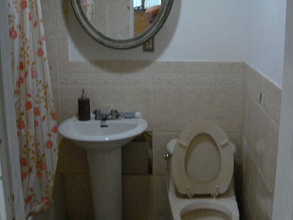 4th image of 62 Gautier Ave