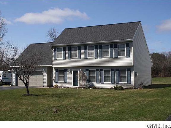 2nd image of 122 Patrician Ln