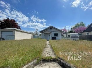 907 3rd St, Clarkston, WA 99403