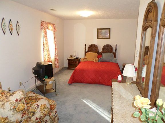 5th image of 203 Whistlewood Ct