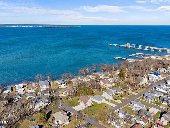 4th image of 502 Stone St