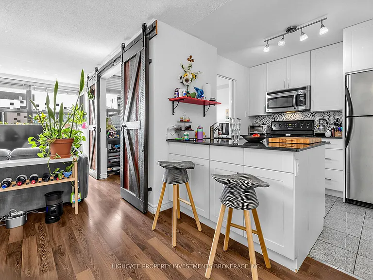 120 Saint Patrick St #902 — Photo 19