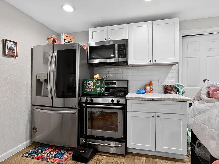 511 W Orange St — Photo 12