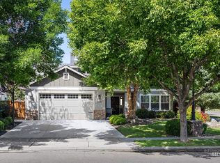 5690 N Fox Run Way, Meridian, ID 83642